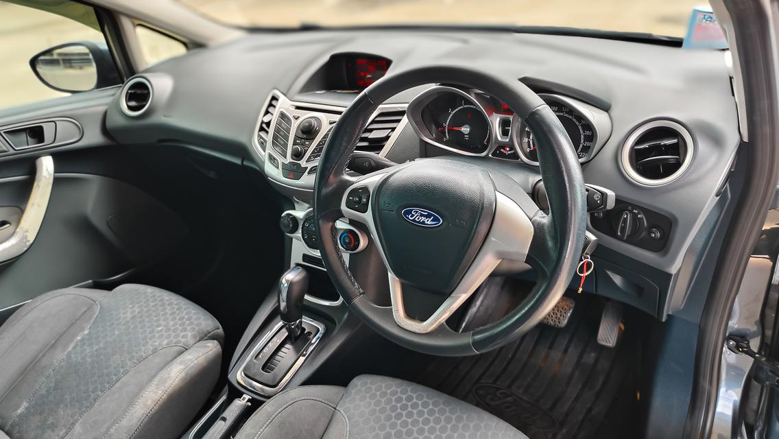 FORD Fiesta 1.5 Sport Hatchback 2012 จด 2013 17