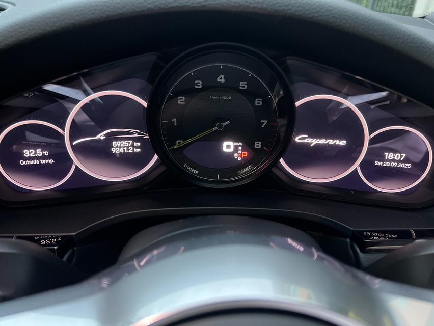 Porsche Cayenne E-Hybrid Coupe 2022 Mileage 59,000 Km. 10