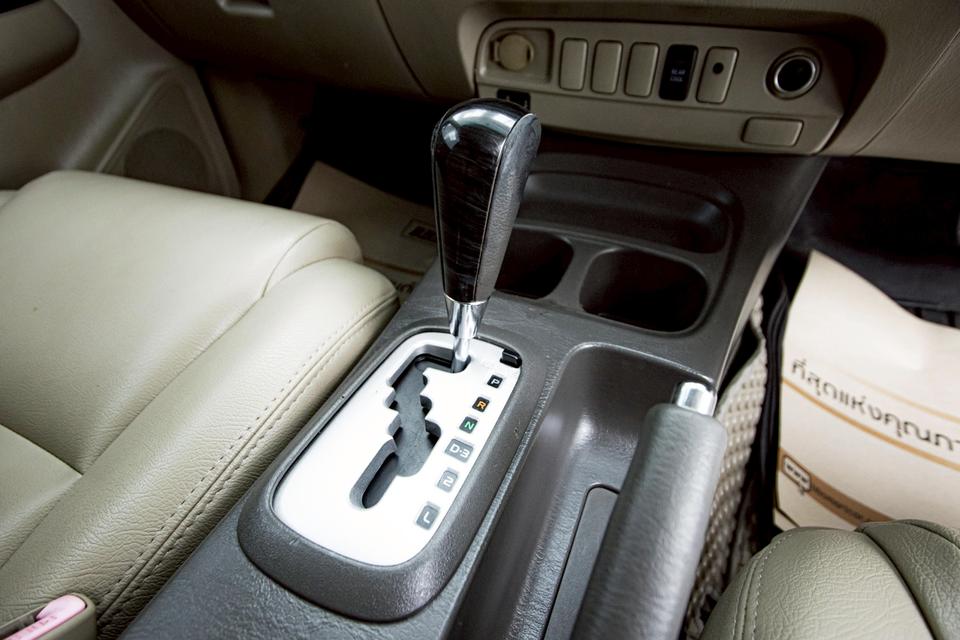 TOYOTA FORTUNER 2.7 V 2WD 2012 9