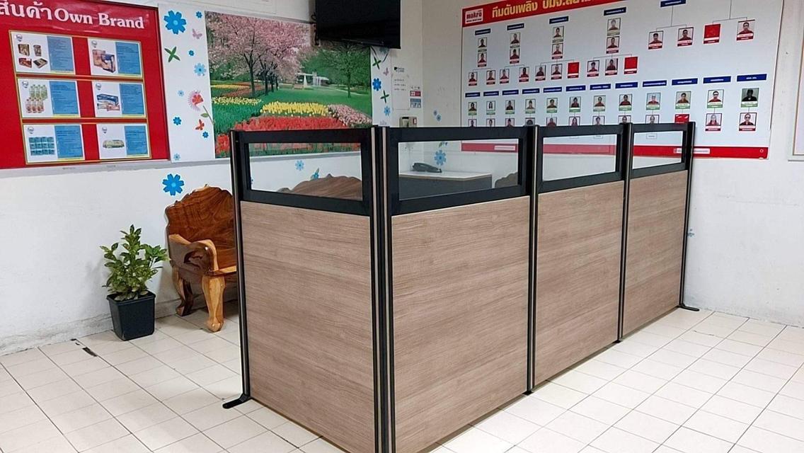 ฉากกั้นห้องทึบกระจกใส