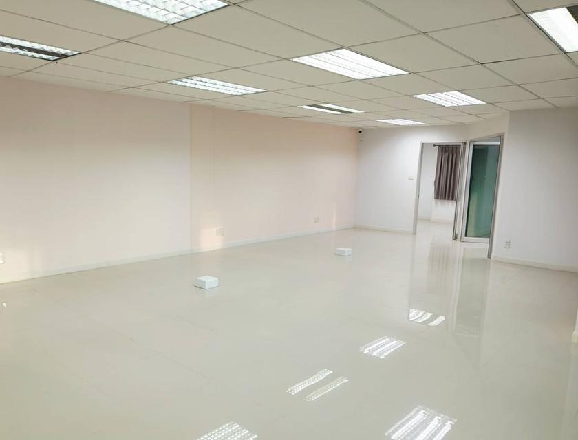 สำนักงานให้เช่า อาคารพีเอวี ลาดพร้าว 42 4