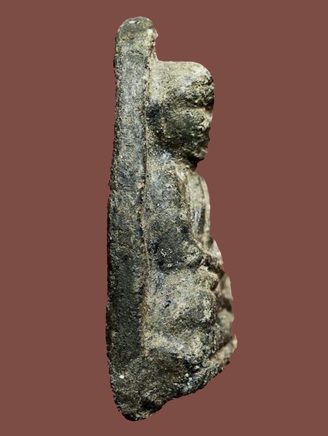 หลวงปู่ทวดเนื้อว่าน รุ่นแรก วัดช้างให้ พิมพ์กรรมการ...เก่า เนื้อจัดๆ 4