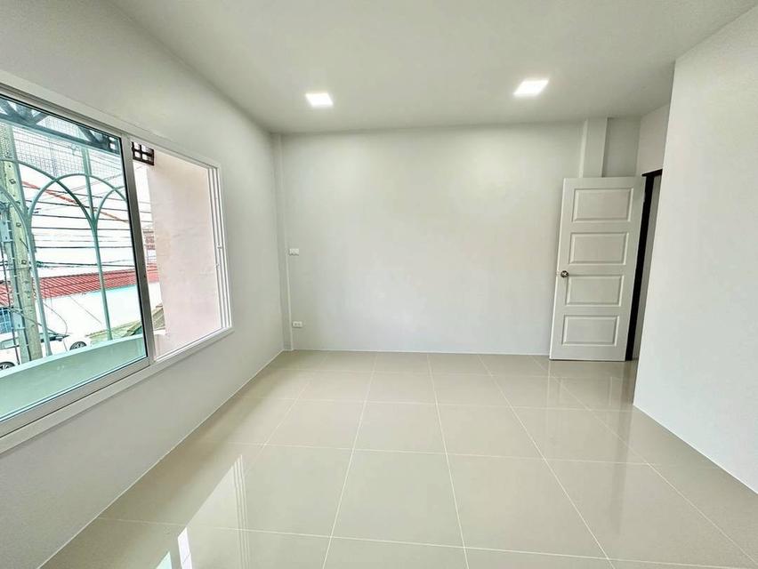 บ้านสวยทำเลค้าขายได้ หมู่บ้านปิยวรารมย์ เฟส 1 ต้นโครงการ ถนนบ้านกล้วย–ไทรน้อย อำเภอบางบัวทอง นนทบุรี 17