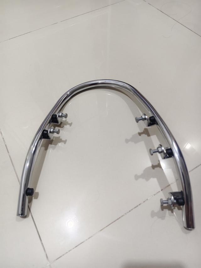 อะไหล่แต่ง          กันชนบังโคลนหน้าโครเมียม (Front Fender Bumper) สำหรับติดตั้งบนบังโคลนหน้าของรถสกู๊ตเตอร์ Vespa sprint 125