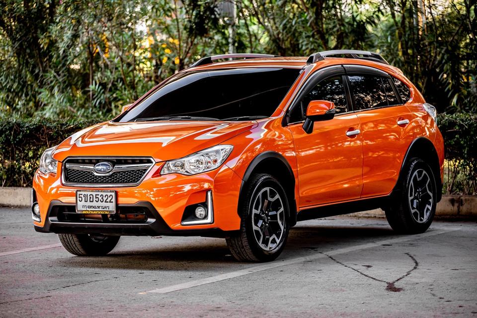 SUBARU XV 2.0iP ปี 2017 สีส้ม มือเดียวป้ายแดง 3