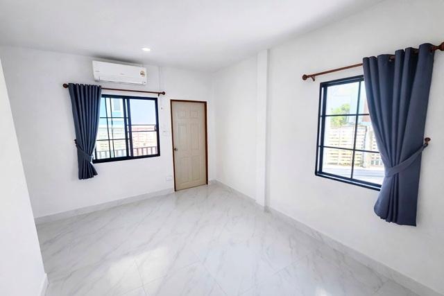 สินแพทย์เสรีรักษ์ 1 กม.ทำเลรามอินทรา115 MRTเศรษฐบุตรบำเพ็ญ 300 ม. ทาวน์เฮาส์ 3นอน 2น้ำ หลังมุม 30ตร.ว. 210ตร.ม. 2-3 คัน 6