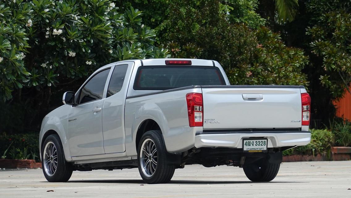 ISUZU DMAX Space Cab MT ปี 2018 สีเงิน 17