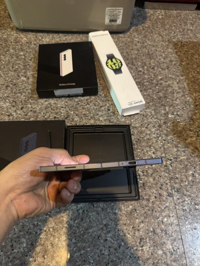 ขายๆๆๆถูกSamsungFold6สีใหม่Navy Shadow 256กิ๊กมีกล่องอีมี่ตรงแถมปากกาให้ด้วยคับสูนTrueสภาพสวยการใช้งานดีเยี่ยมทุกๆฟังชั่นเครื่องรีสโตได้ตลอดไม่มีติดแอ รูปย่อยที่ 4