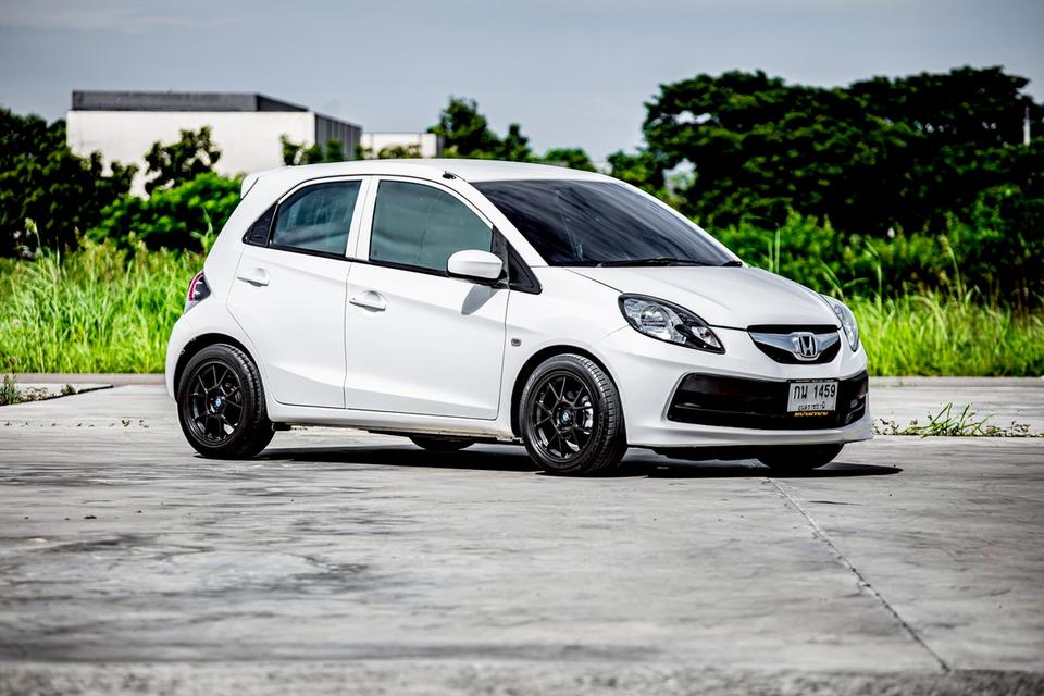 Honda Brio 1.2V ท๊อปสุด ปี 2012 เกียร์ออโต้ สีขาว กระจกไฟฟ้า