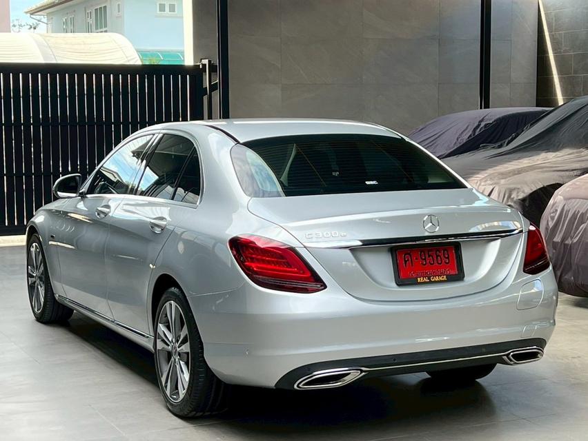 Mercedes-Benz C300e ปี 2020 วิ่ง 40000 KM.