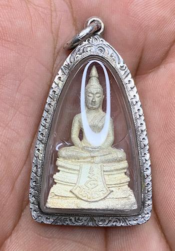 หลวงพ่อโสธรเลี่ยมเงิน