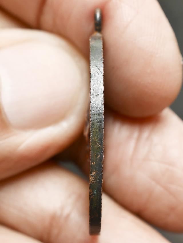 เหรียญหลวงพ่อคง รุ่นแรก วัดบางกะพ้อม ปี 2484...เก่าๆ 7