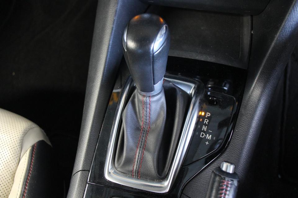 รหัสรถ TKG7813 MAZDA 3 2.0 SP SPORTS ปี 2014 6
