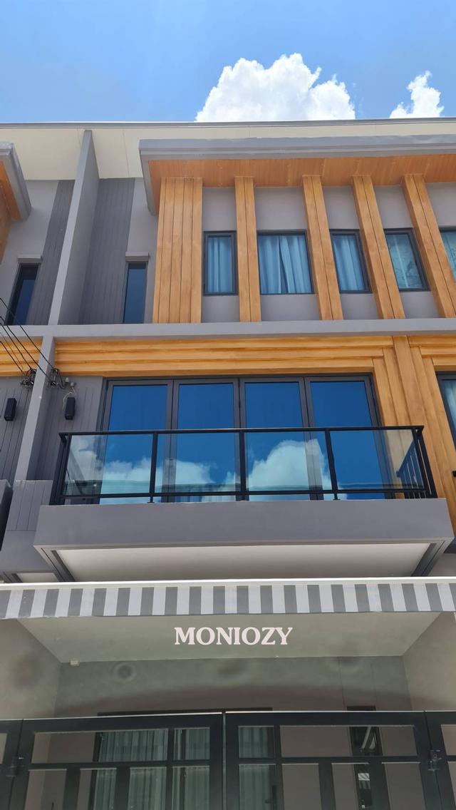 ให้เช่าทาวน์โฮม 3 ชั้น + ชั้นลอย สไตล์ Premium Townhome โครงการ EIGEN พระราม 9 – ศรีนครินทร์ 1