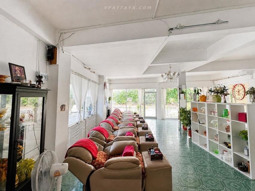 For Sale — Corner Commercial Building with Tenant near the Beach, Pratumnak Soi 6Commercial building for sale with existing tenant and rental income. 3