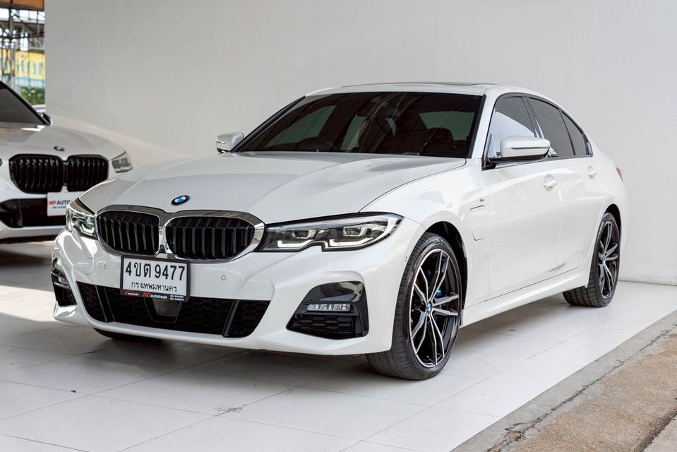 รหัสรถ NP9477 รุ่นรถ : BMW 330e M SPORTปีรถ : 2021 รูปที่ 9
