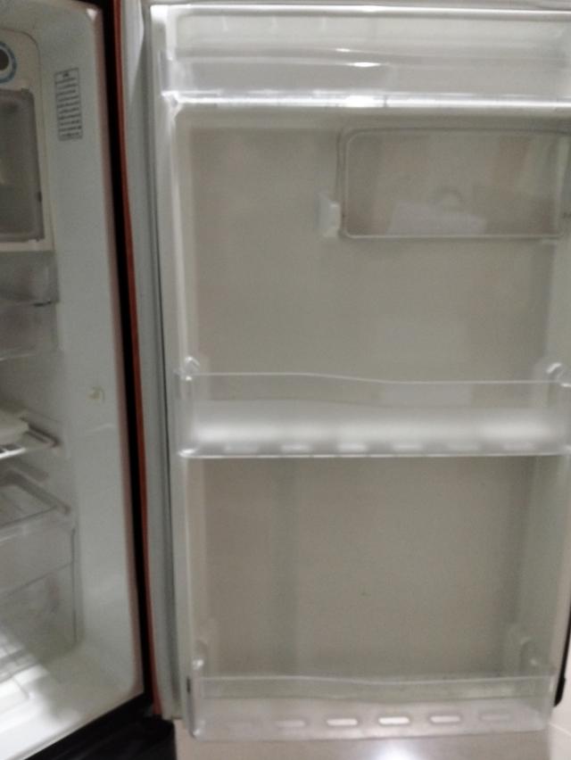 ตู้เย็น Toshiba ขนาด 5 คิว สีส้ม สภาพดี 3