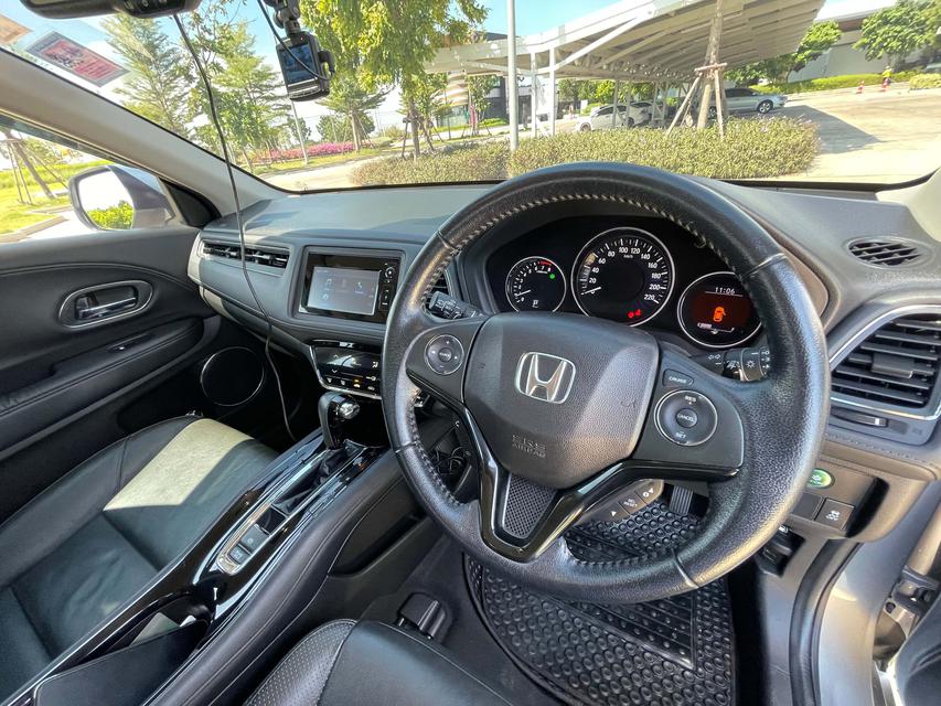 Honda HRV 1.8EL ตัว Topสุด มี Sunroof รถใช้งานน้อย เจ้าของมือเดียวตั้งแต่ป้ายแดง การันตีรถไม่เคยมีอุบัติเหตุ 4