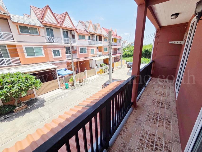 ทาวน์โฮม 3 ชั้น บ้านลูกกอล์ฟ พรีเมี่ยม เมืองทองธานี - ปากเกร็ด 13