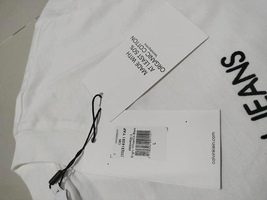 [ขาย] เสื้อยืด Calvin Klein 🌈 3