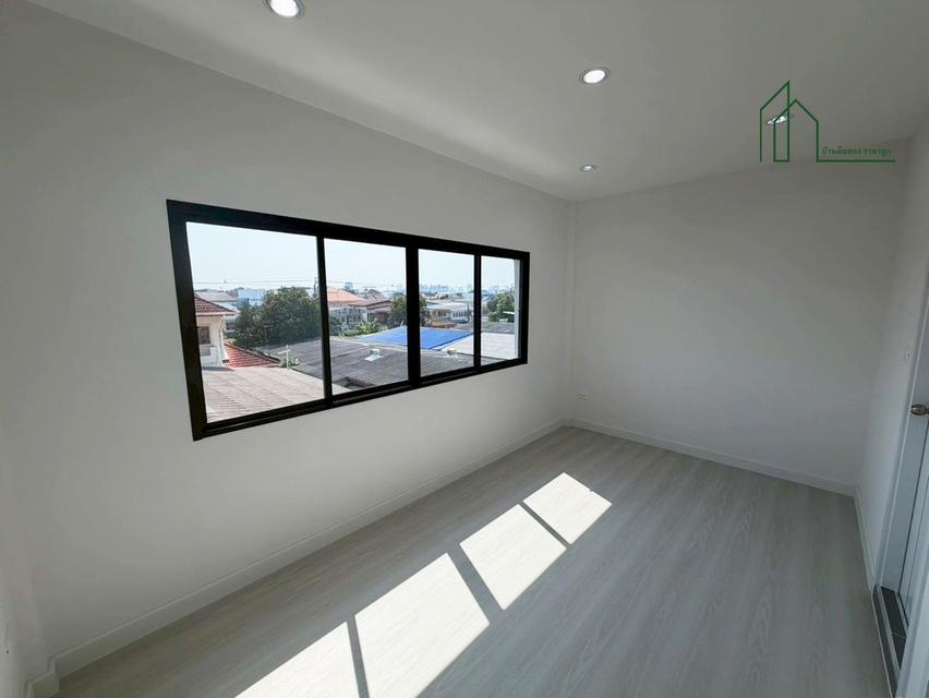 ทาวน์โฮม 3 ชั้น เล่นระดับ ซอยนาคนิวาส37 โชคชัย 14