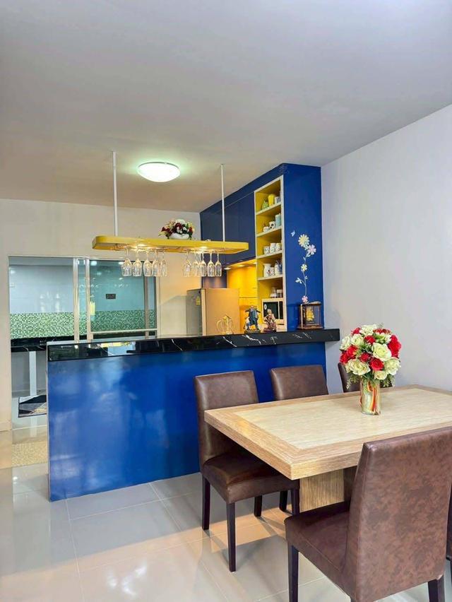 ให้เช่าทาวเฮ้าส์ 2 ชั้น หมู่บ้าน เดอะคัลเลอร์ ดอนเมือง-สรงประภา ใกล้สนามบินดอนเมือง,เมืองเอก,ม.รังสิต,ฟิวเจอร์ มีเฟอร์และเครื่องใช้ไฟฟ้าพร้อมอยู่ ราคา 1