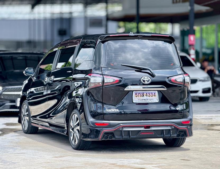 Toyoya Sienta 1.5V ปี20 4