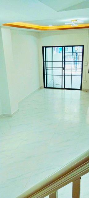 ทาวน์เฮาส์ 2 ชั้น หลังมุม MRT สีชมพู 300ม.ใกล้ตลาดมีนบุรี 800 ม. 2นอน 2น้ำ 26 ตร.ว. 210 ตร.ม. รามอินทรา115-121 รูปย่อยที่ 4