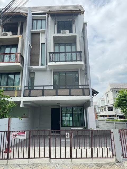 ให้เช่าทาวน์โฮม 4 ชั้นหลังหัวมุม 225 ตรม. โครงการอารียา แมนดารีนา สุขุมวิท 77 ใกล้รถไฟฟ้าสายสีเหลือง สถานีศรีนุช 1