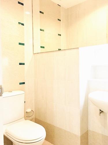 U1390 ให้เช่าบ้านทาวน์โฮม 3 ชั้น หมู่บ้านกลางเมือง ศรีนครินทร์ เออร์บาเนียน ศรีนครินทร์46/1 บ้านเฟอร์ครบ ทำเลดีเดินทางสะดวกเข้าออกได้หลายทาง ใกล้รถไฟา 6