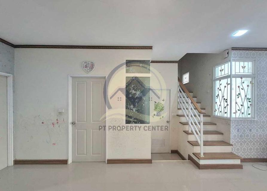 ทาวน์โฮม 2 ชั้น ต่อเติมระเบียง ราคาสุดพิเศษ : โครงการโกลเด้นทาวน์ รามคำแหง-วงแหวน 6