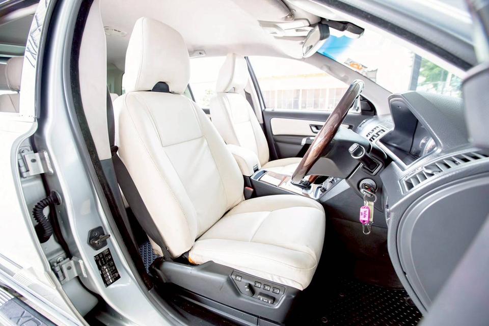 Volvo Xc90 D5 2.4 ดีเซล AWD 2012 รถSUVสุดหรู สวยตรงปกทุกมุม คุ้มมากๆ 13