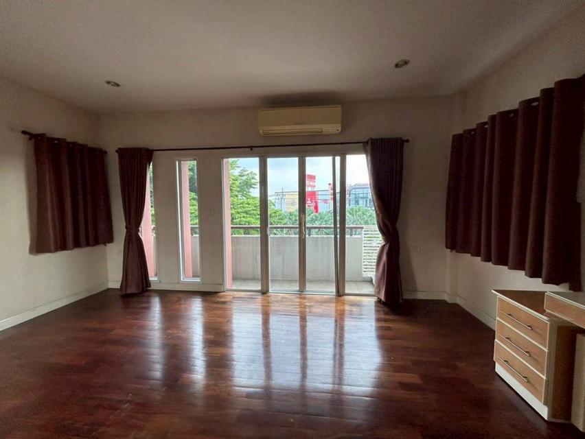 Sale / Rent Grand Bangkok boulevard Kasert- Nawamin 129 square wah. With a bid swimming pool. 5 bedrooms 7 bathrooms Fully furnished Sale 30 Million 9