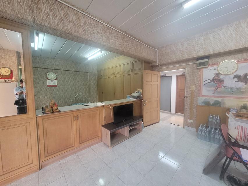 ห้องสวย 59 ตรม. เข้าออกหลายทางใกล้รถไฟฟ้า 9