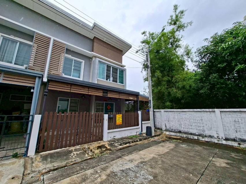 ขายบ้าน 2 ชั้น หลังริม หมู่บ้านบีทีเอ็น เรสซิเดนซ์ ใกล้เซ็นทรัลเวสเกต  2