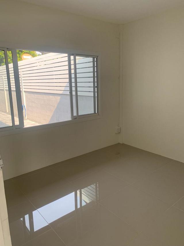 💸 บ้านแฝดรีโนเวทใหม่ทั้งหลัง ราคานี้คุ้มมาก! ลดจริง 300,000 บาท 12