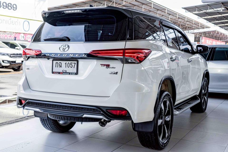 รหัสรถ NP1057 TOYOTA FORTUNER 2.8TRD BLACK TOP 4WD 2019 7