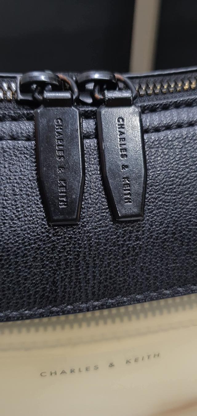 กระเป๋าสะพายข้าง Charles & Keith รูปที่ 6