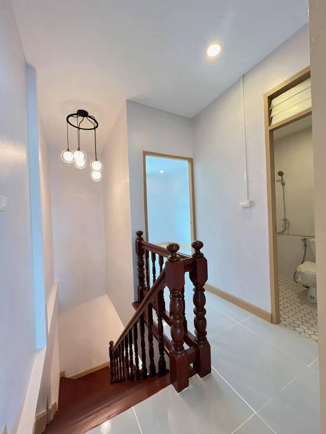 หมู่บ้านวงศ์ชัยนคร  บางรักใหญ่ นนทบุรีทาวน์เฮาส์ 2 ชั้น ทำเลติดรถไฟฟ้าสายสีม่วงสถานีบางรักใหญ่เพียง 800เมตร  ซอยป่าไม้อุทิศ บางรักใหญ่ นนทบุรี ทำเลดี 12