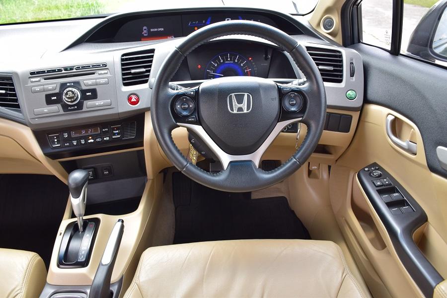 ฟรีดาวน์ / เพียง 259000 บาท / HONDA CIVIC FB ปี12จด 13 มือเดีย CD AIRBAG ABS/ แอร์จอ เบาะหนังแท้ไฟฟ้า /ครูสคอลโทล /ยางใหม่ โทร0957401229 ไอดีไลน์ UTBP 6