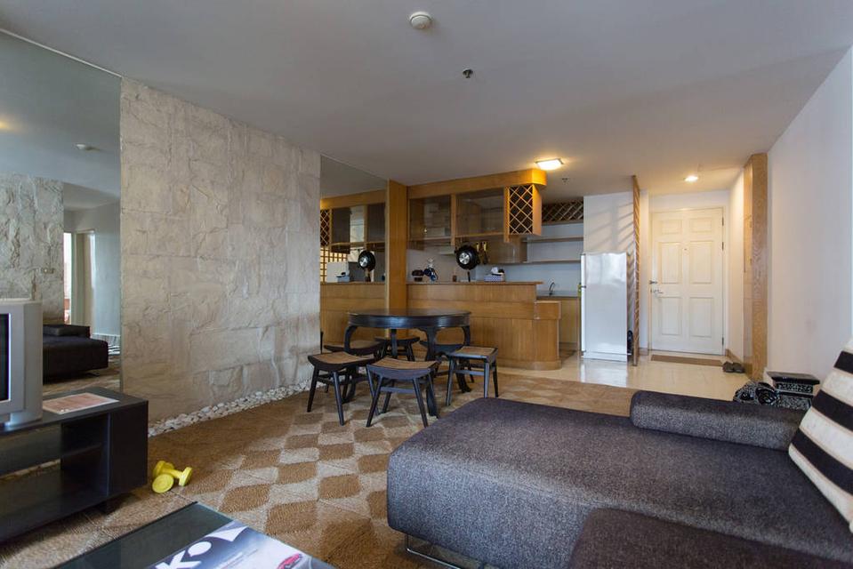 Condo for rent at Pathumwan BTS station is on Ratchadamri 