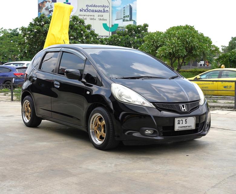 รหัสรถ KPC53 Jazz GE 1.5  ตัวรอง Top ปี2013 มือเดียว
