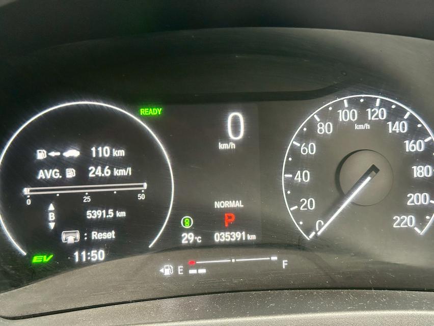 รหัสรถ PAT4039 Honda HR-V 1.5E eHev ปี 2024 สีดำ 6