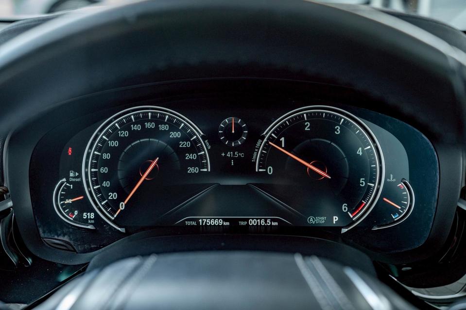 BMW 5Series G30 520d Luxury 2017 รูปที่ 15