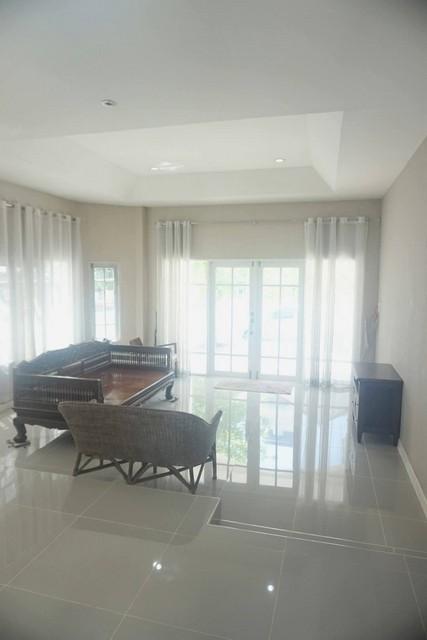 ให้เช่าบ้านเดี่ยว 2 ชั้น 220 ตร.ม. 4 ห้องนอน โครงการบ้านอัญชัญ ศรีนครินทร์ 51 ใกล้ซีคอน ใกล้ MRT สายสีเหลือง ติดตลาดนัดร 4