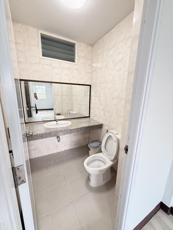 ให้เช่า ทาวเฮ้าส์ 3ชั้น 3ห้องนอน หมู่บ้าน สินทวีแกรนด์วิลเลจน์ รีโนเวท บ้านพร้อมอยู่ บ้านเปล่า โทร 0818218151 5