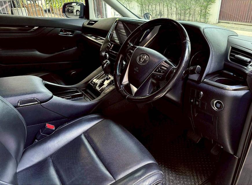 Toyota Alphard SC Package ปี 2017 8