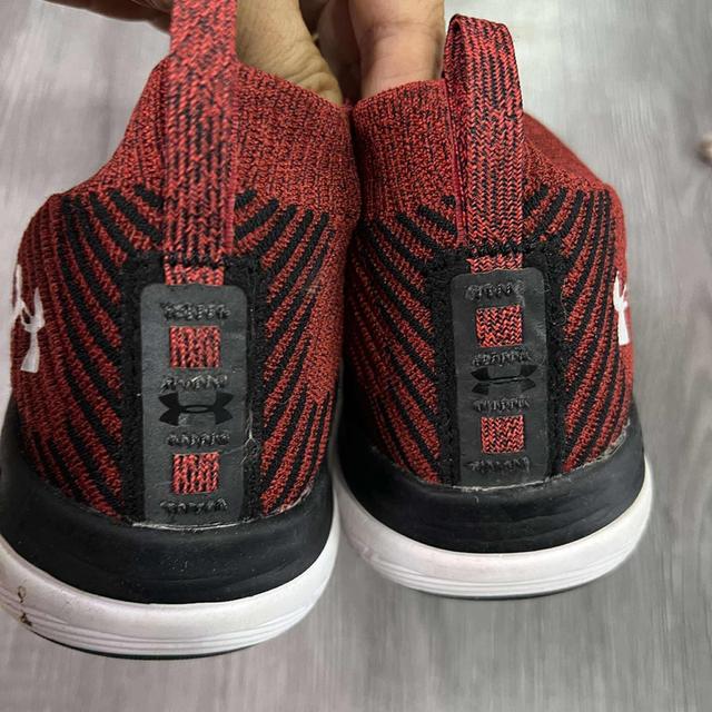 รองเท้าวิ่ง under armour  8
