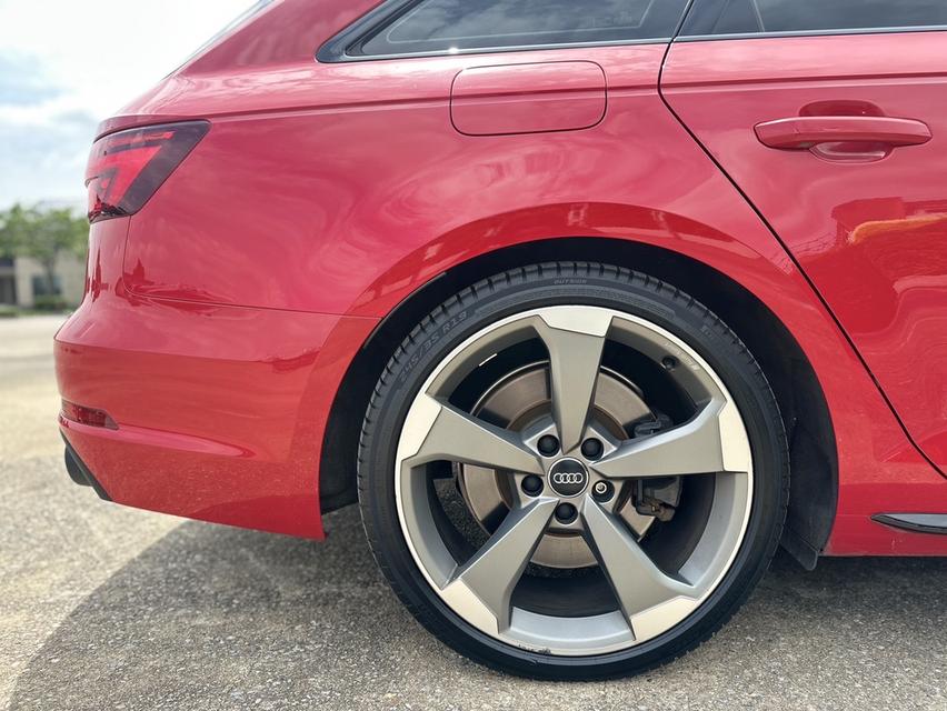 Audi A4 Avant 45 TFSI Quattro Line Black Edition ปี 2018 13