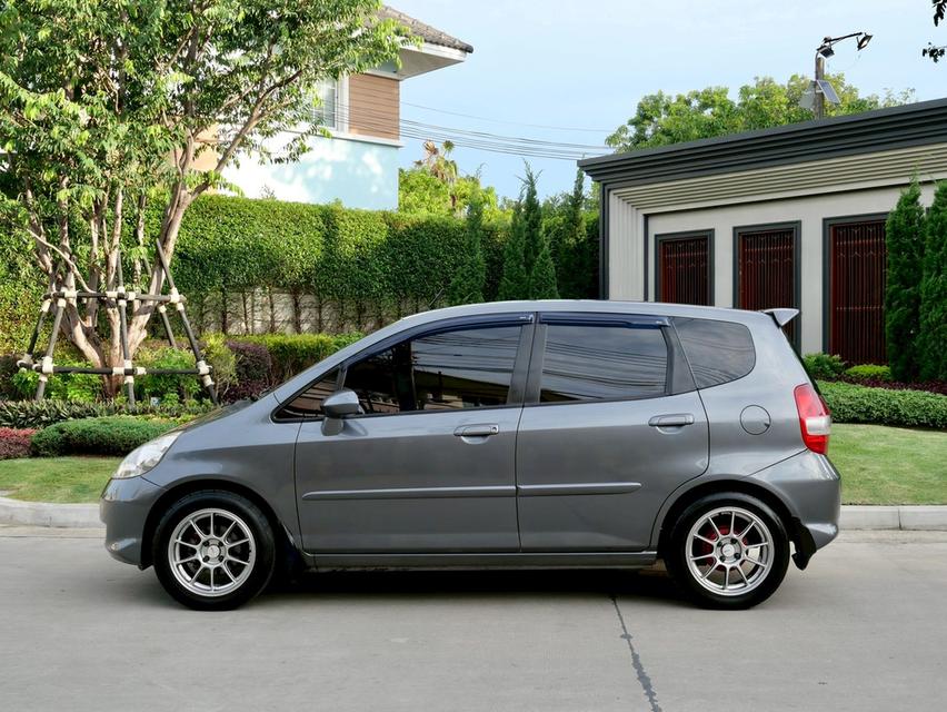 Honda Jazz GD ปี 2007 รถตีเทิร์นเข้ามา